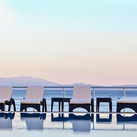 Blue Waves Luxury Suites By The Sea Plomari Exterior foto