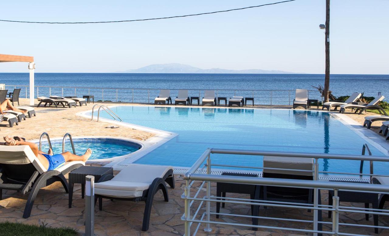 Blue Waves Luxury Suites By The Sea Plomari Facilități foto